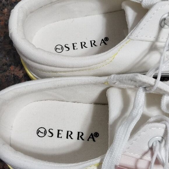 SERRA WHITE SNEAKERS...SIZE 7 - Picture 5 of 6